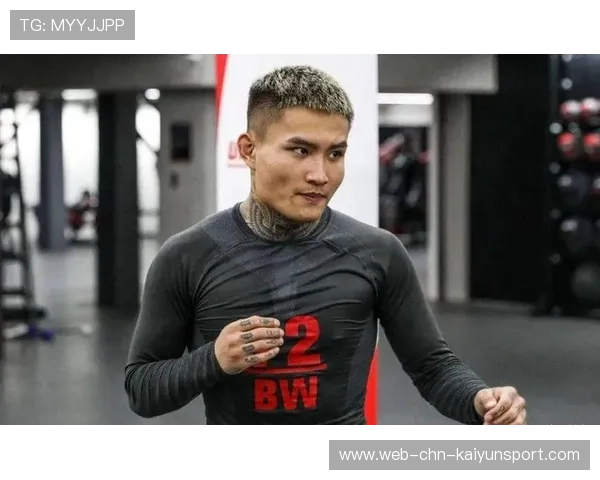 UFC选手血战三局，燃情到底：极限格斗的荣耀与疯狂